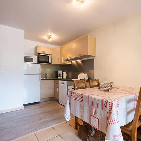 Apartment 2 Pieces 4 Pers, Proximite Commerces, Garage Et Ascenseur - Fr-1-304-12 *